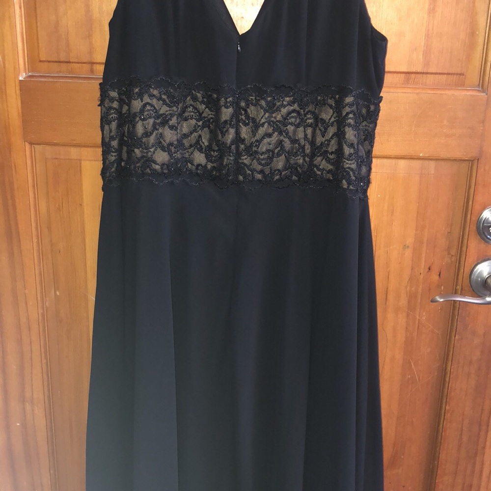 Black classic women’s dress size 20W